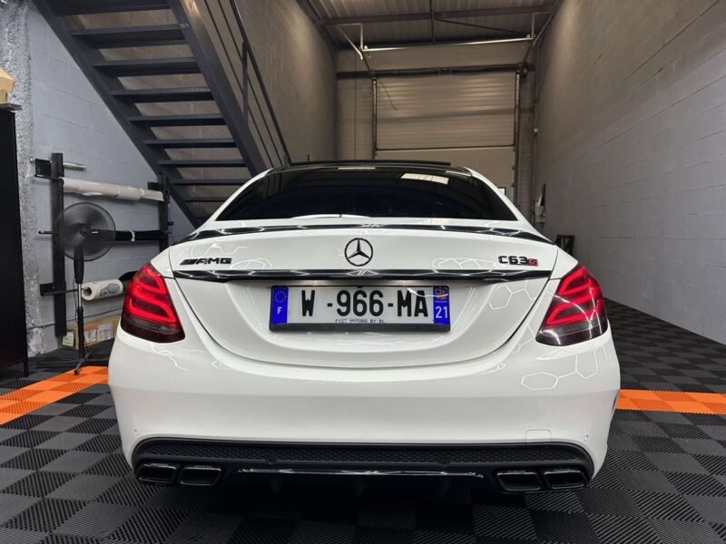 MERCEDES C63S AMG 2015