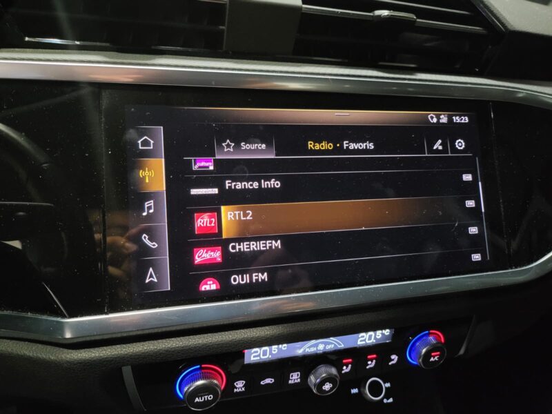 AUDI Q3 1.5 TFSi 150cv Business Line S-Tronic / APPLE CARPLAY/HAYON ELECTRIQUE/DETECTION ANGLES MORT