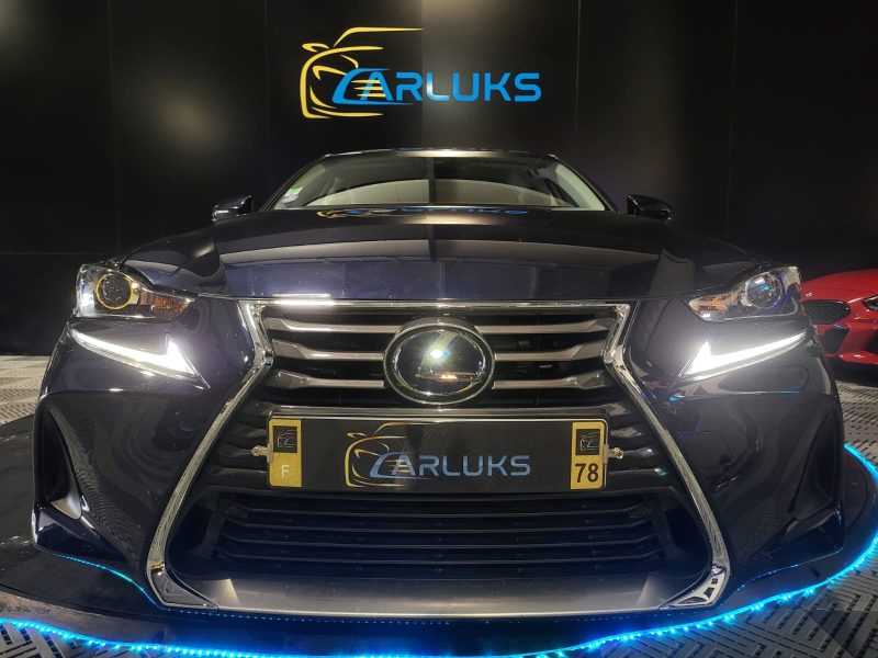 LEXUS IS 300h Hybrid 2.5i 223 181cv Luxe CVT // CAMERA DE RECUL/SIEGES CHAUFFANTS/PHARES LEDS