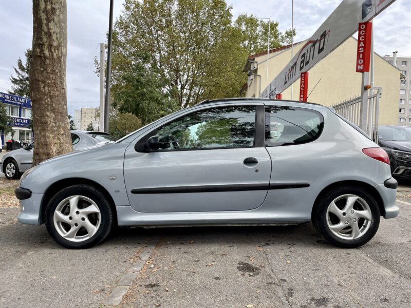 PEUGEOT 206 2002