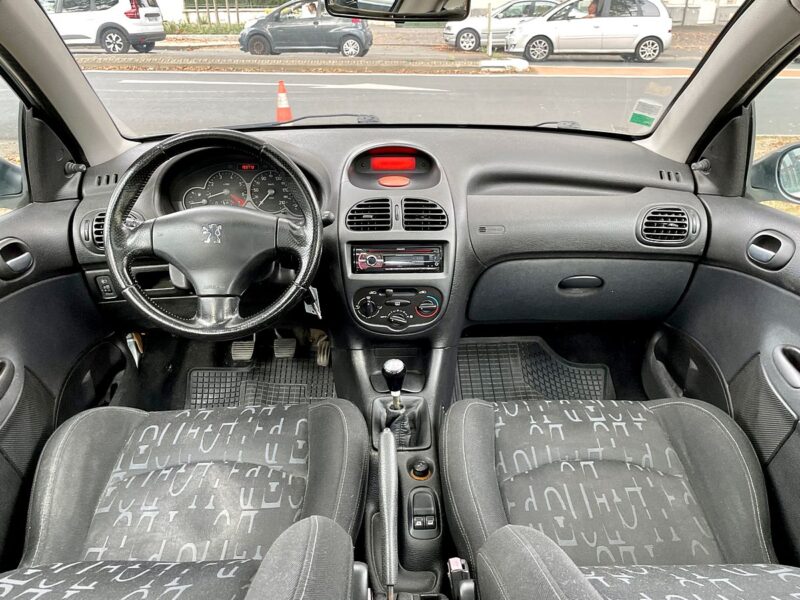 PEUGEOT 206 2002