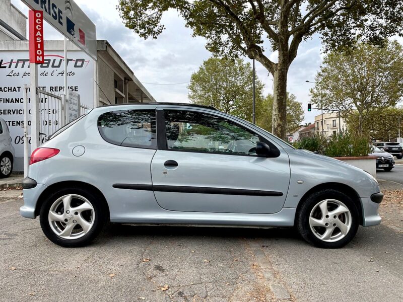 PEUGEOT 206 2002