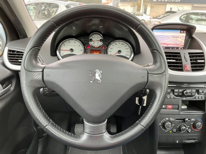 PEUGEOT 207 2010