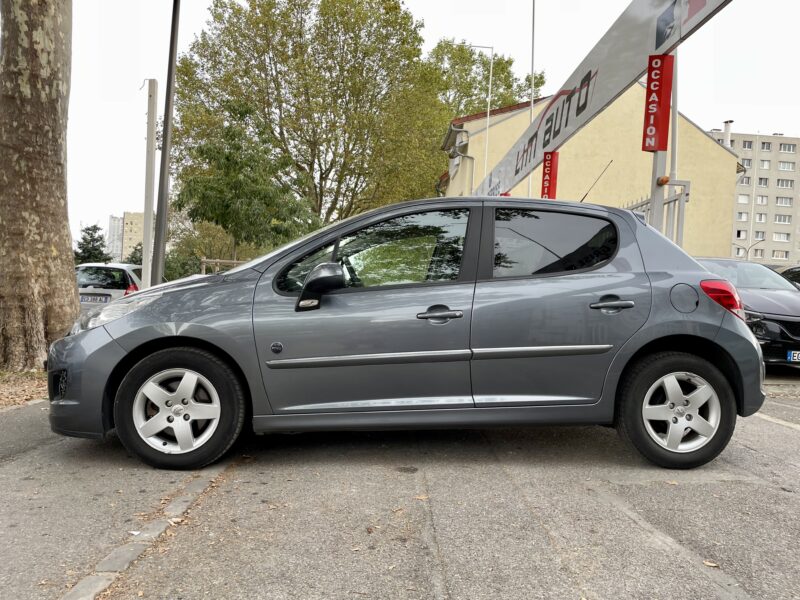 PEUGEOT 207 2010