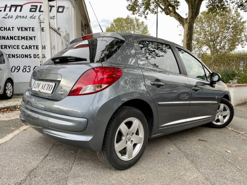 PEUGEOT 207 2010