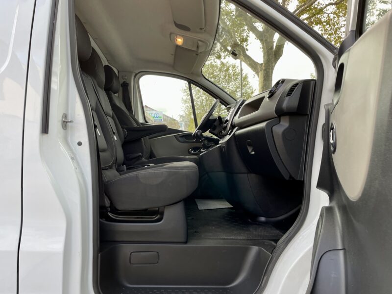 RENAULT TRAFIC 2019