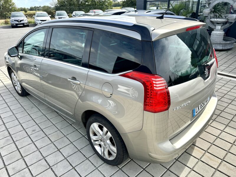 PEUGEOT 5008 1.6L 110CH PACK EXCLUSIVE 