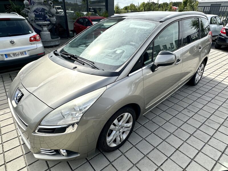 PEUGEOT 5008 1.6L 110CH PACK EXCLUSIVE 