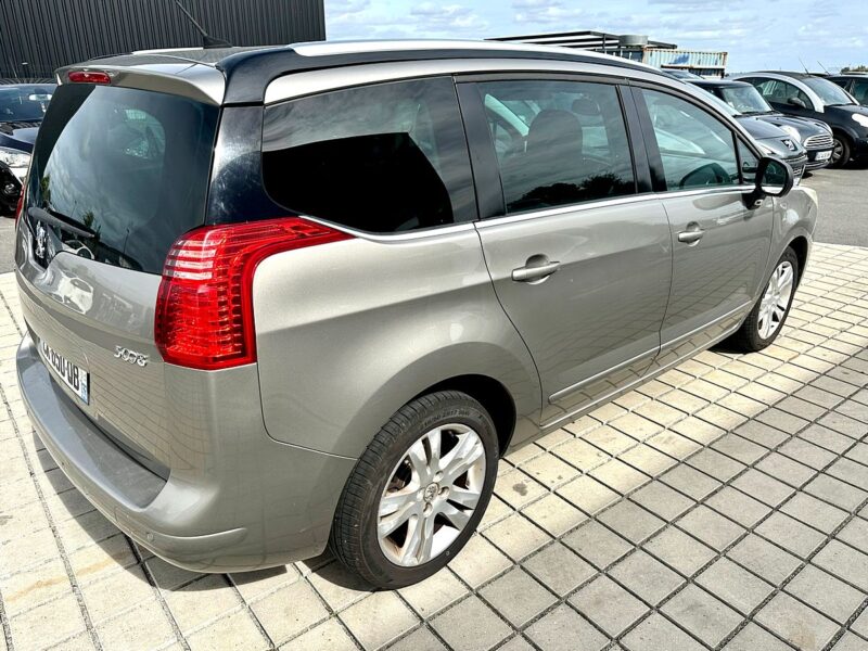 PEUGEOT 5008 1.6L 110CH PACK EXCLUSIVE 