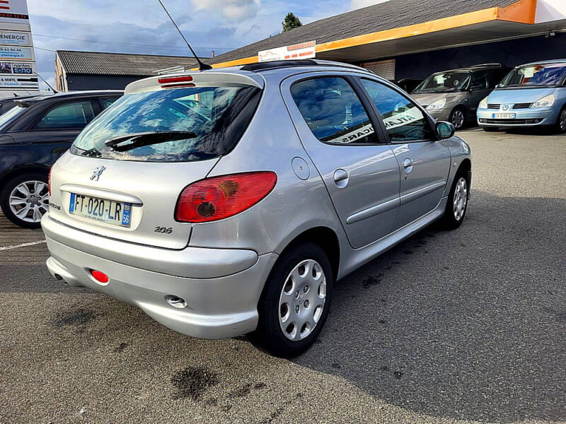 PEUGEOT 206 5 portes 2004