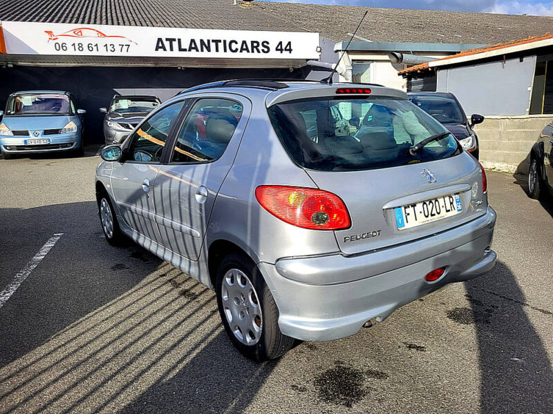 PEUGEOT 206 5 portes 2004