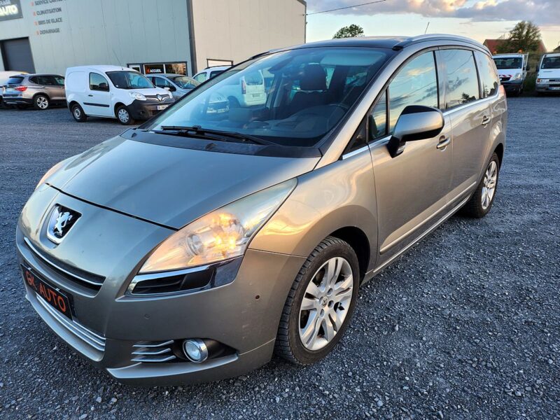 PEUGEOT 5008 5 PLACES HDI 110CV CONFORT 182000 KM 2010