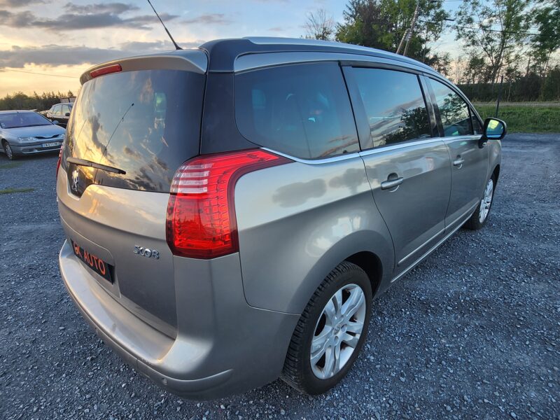 PEUGEOT 5008 5 PLACES HDI 110CV CONFORT 182000 KM 2010