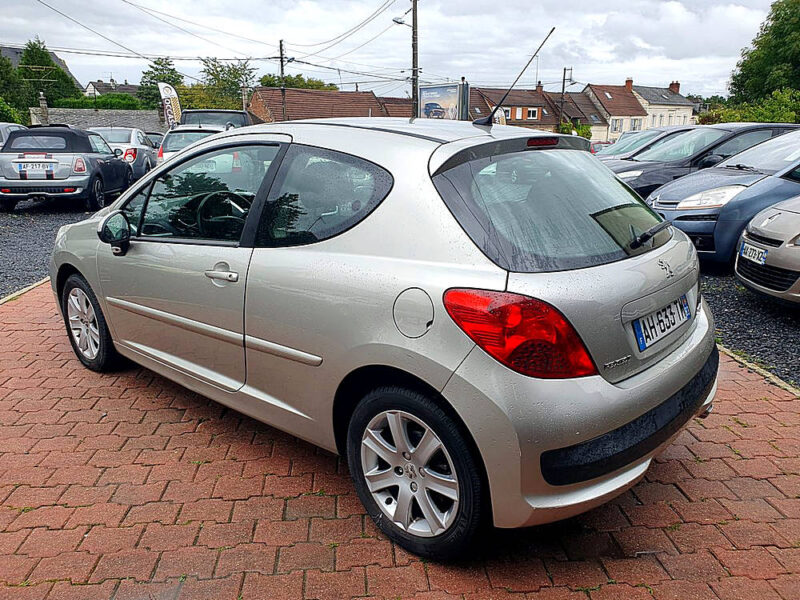 PEUGEOT 207 2006