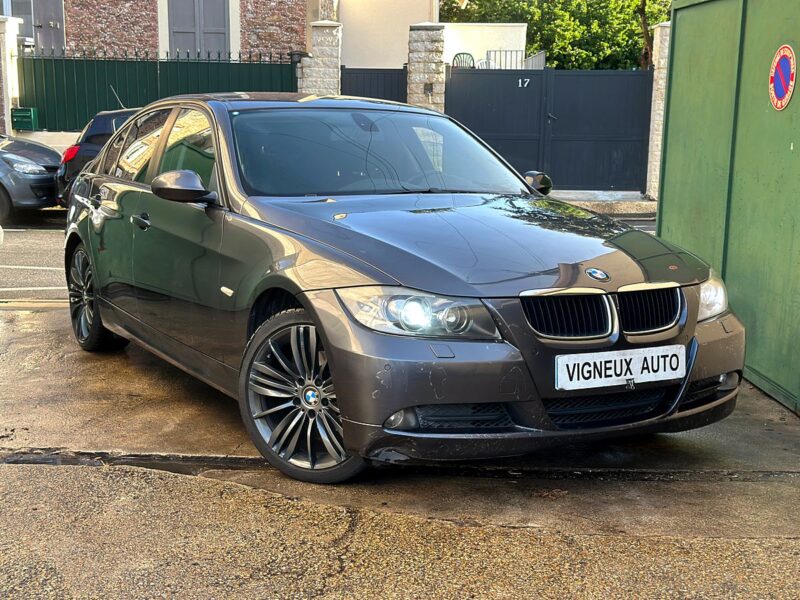 BMW SERIE 3 320I PAYEZ EN 4 X 