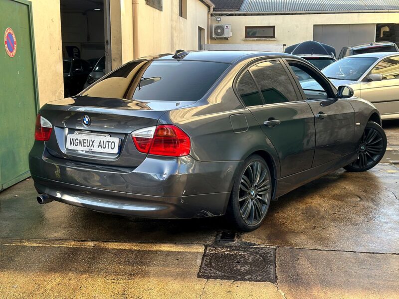 BMW SERIE 3 320I PAYEZ EN 4 X 