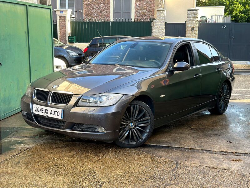 BMW SERIE 3 320I PAYEZ EN 4 X 