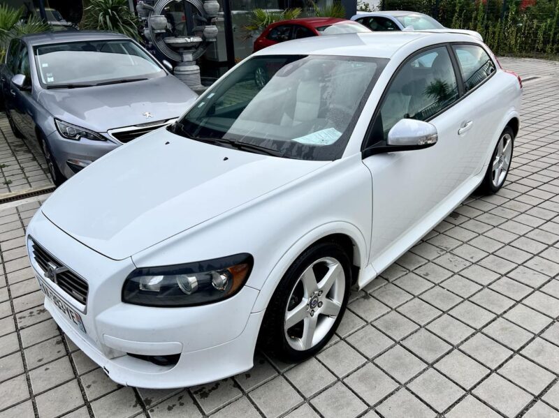 VOLVO C30 1.6 D 110CH R-DESIGN