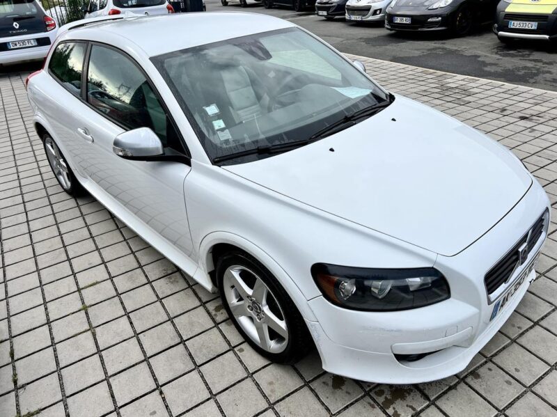 VOLVO C30 1.6 D 110CH R-DESIGN