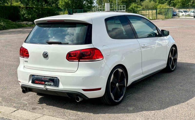 Volkswagen Golf 6 VI GTI 2.0 TSI 211ch DSG6 Toit Ouvrant 3p