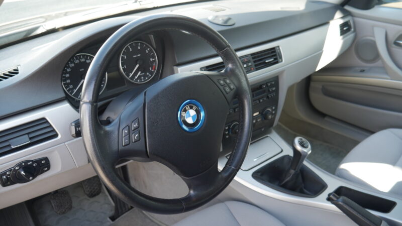 BMW Série 3 318i 129cv