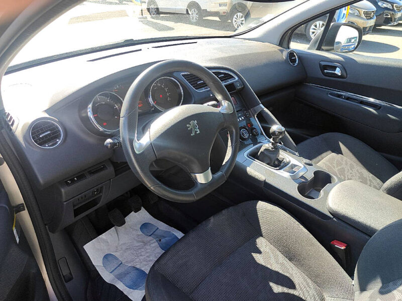 PEUGEOT 3008  1.6 HDi 114cv 