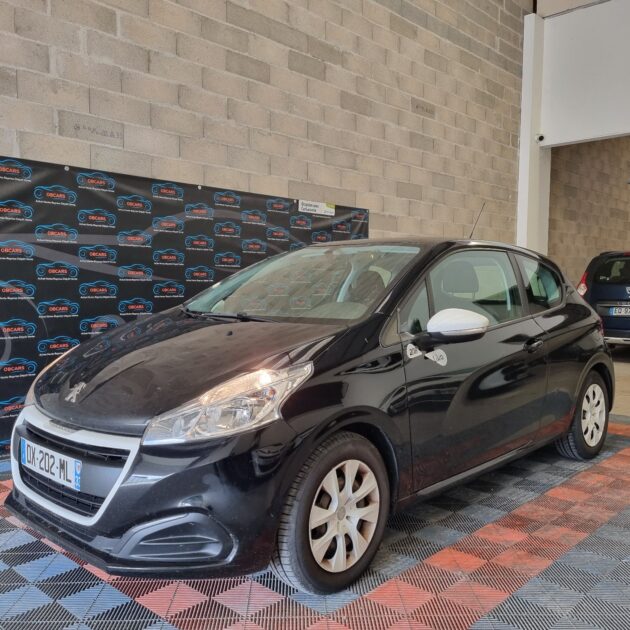 PEUGEOT 208 2015