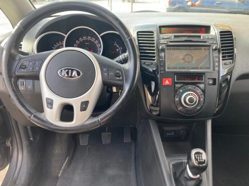 KIA VENGA 2015