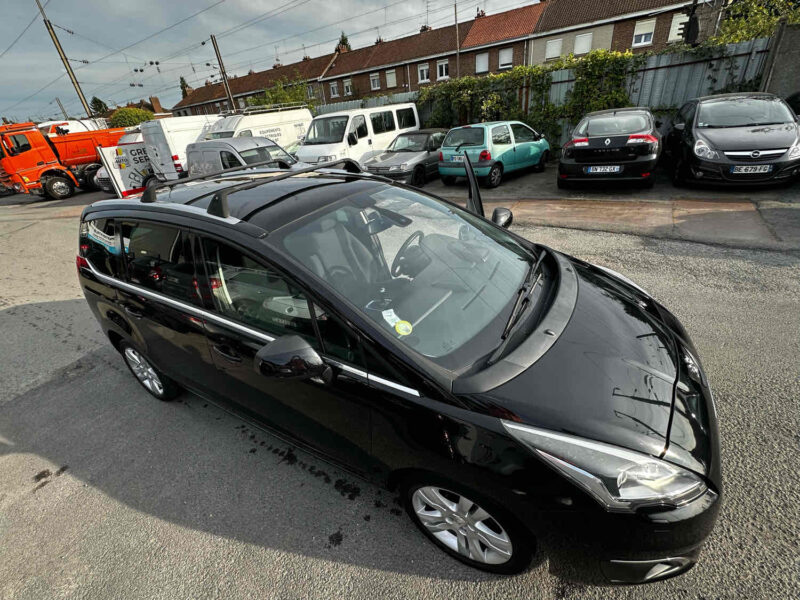 PEUGEOT 5008 2015