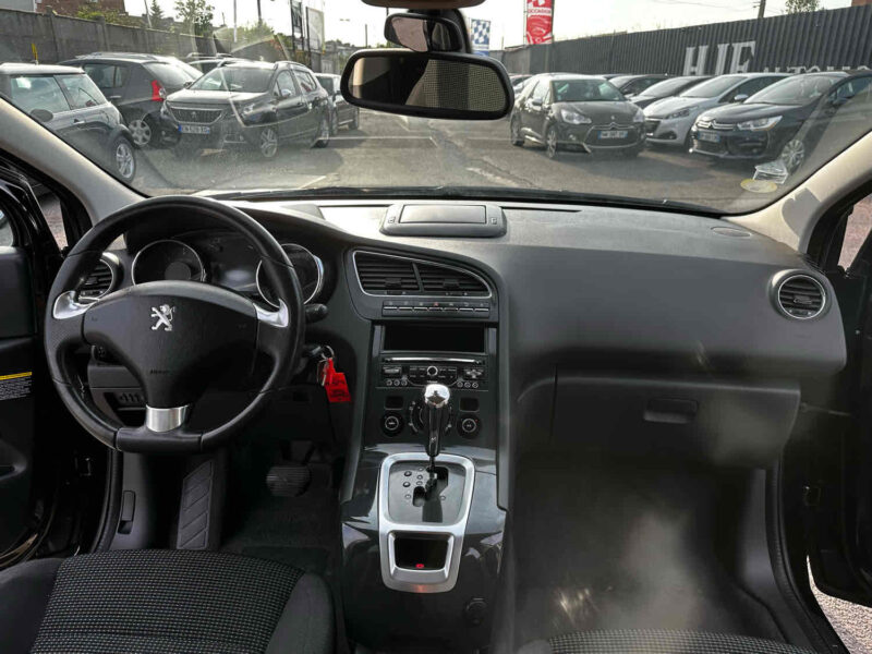 PEUGEOT 5008 2015