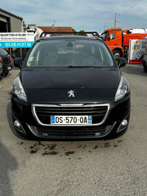 PEUGEOT 5008 2015