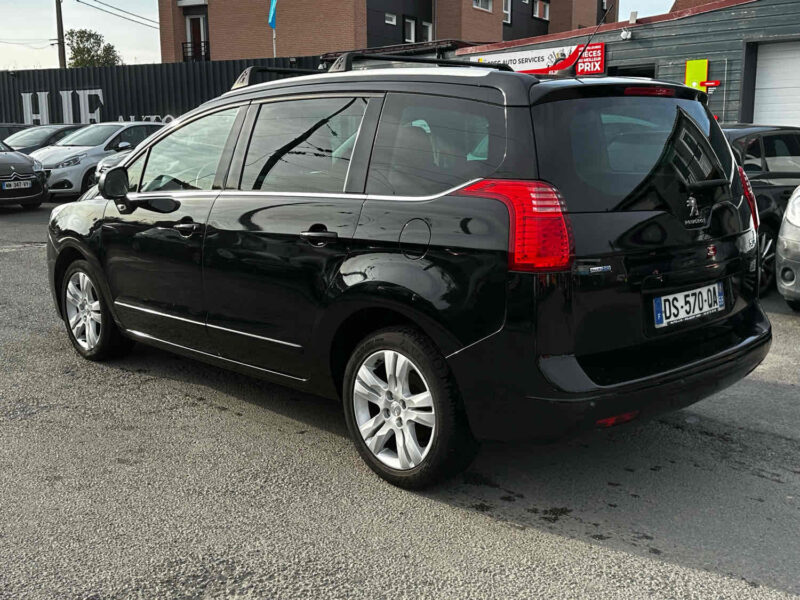 PEUGEOT 5008 2015