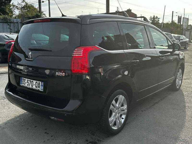 PEUGEOT 5008 2015