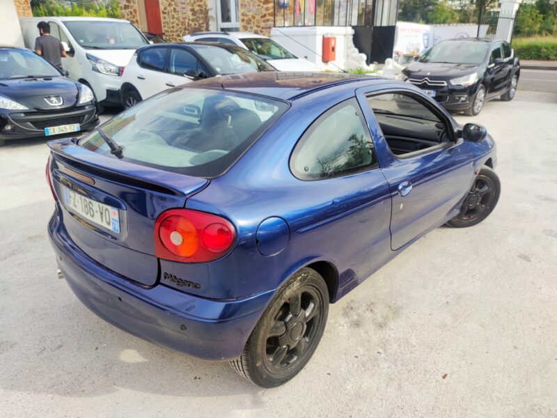 RENAULT MEGANE COUPE 2001