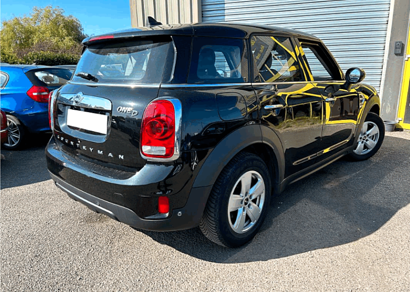 Mini Countryman One D 116ch Business Design