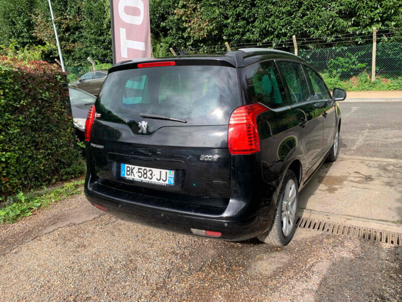 PEUGEOT 5008 1.6HDI 112CV