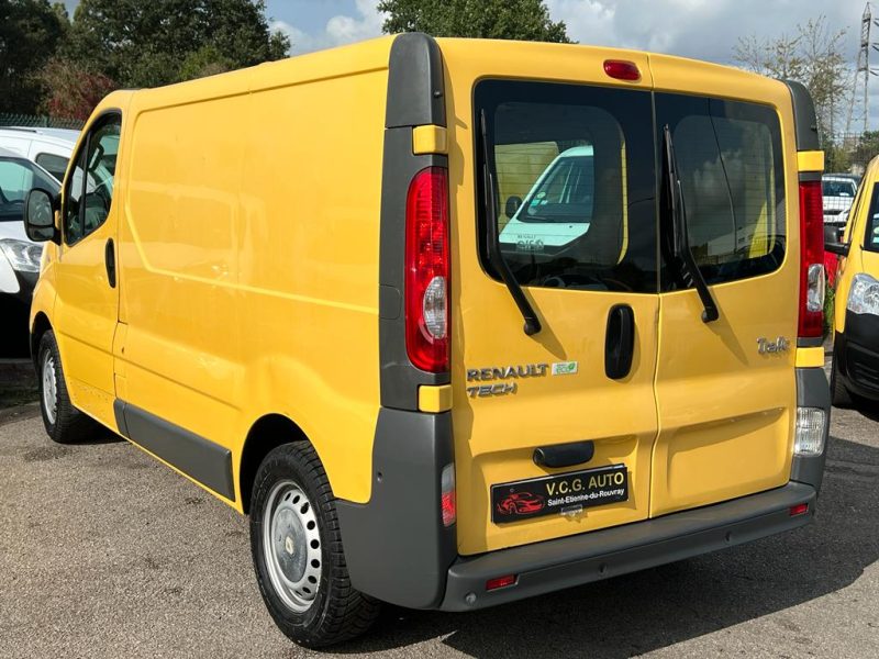 RENAULT TRAFIC II Camionnette 2014