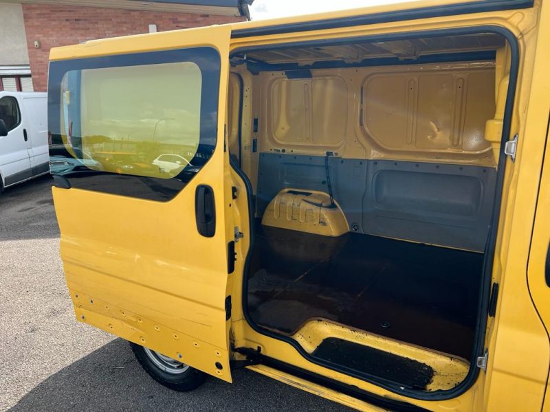 RENAULT TRAFIC II Camionnette 2014