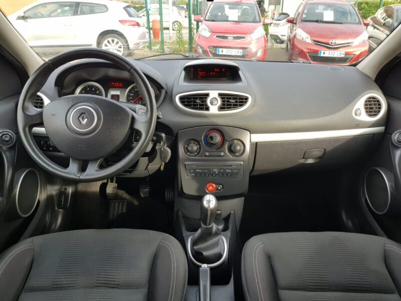 RENAULT CLIO III 1.2i 75CV AUTHENTIQUE 