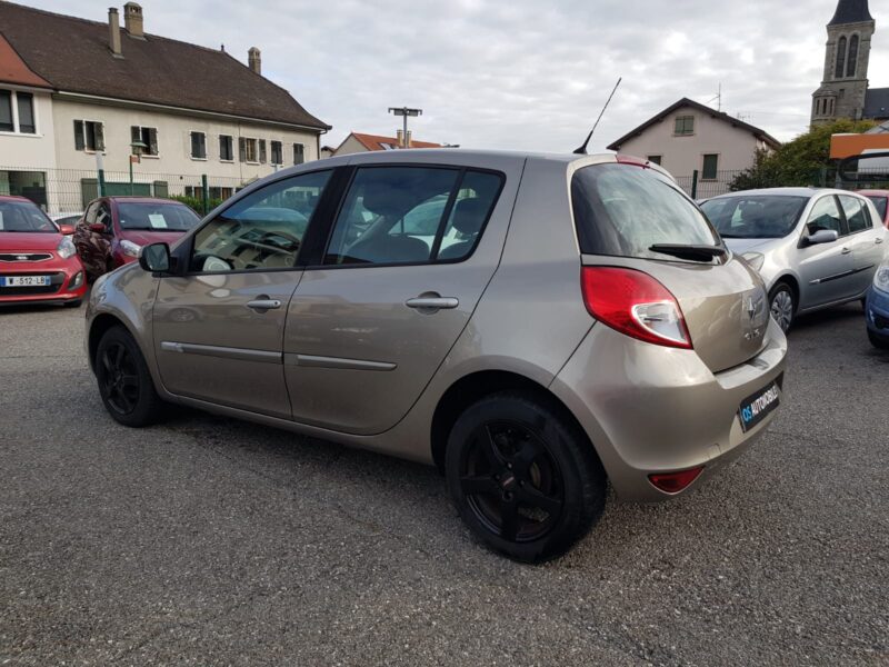 RENAULT CLIO III 1.2i 75CV AUTHENTIQUE 