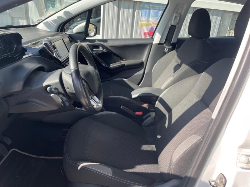 PEUGEOT 208 I 2016