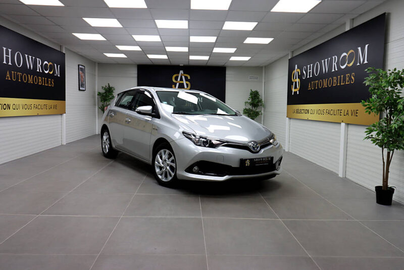 TOYOTA AURIS 2016