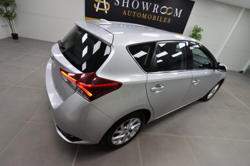 TOYOTA AURIS 2016