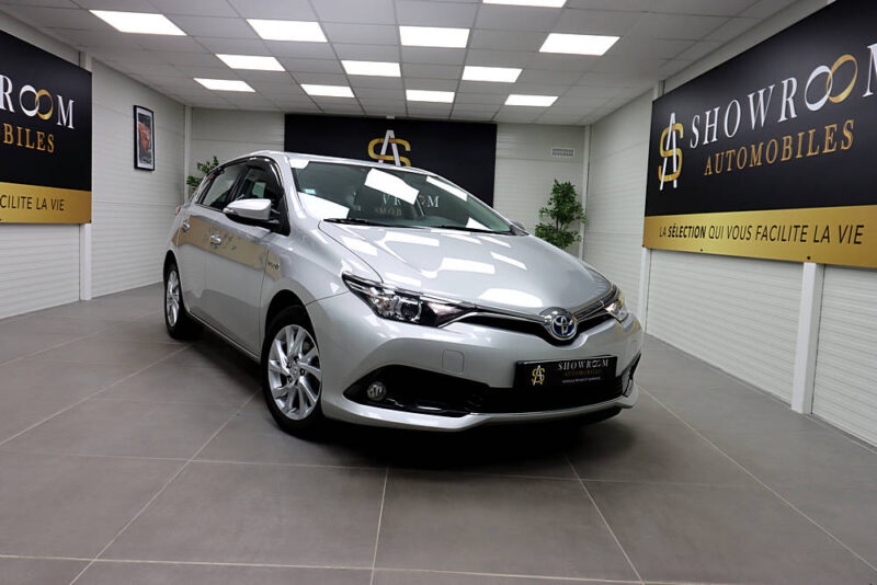 TOYOTA AURIS 2016