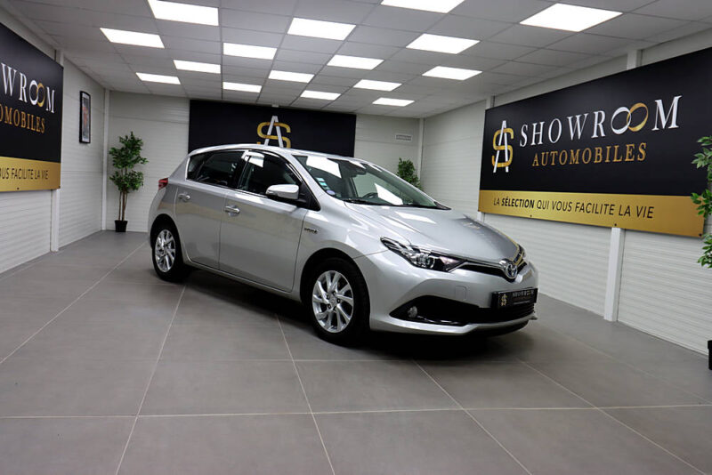 TOYOTA AURIS 2016