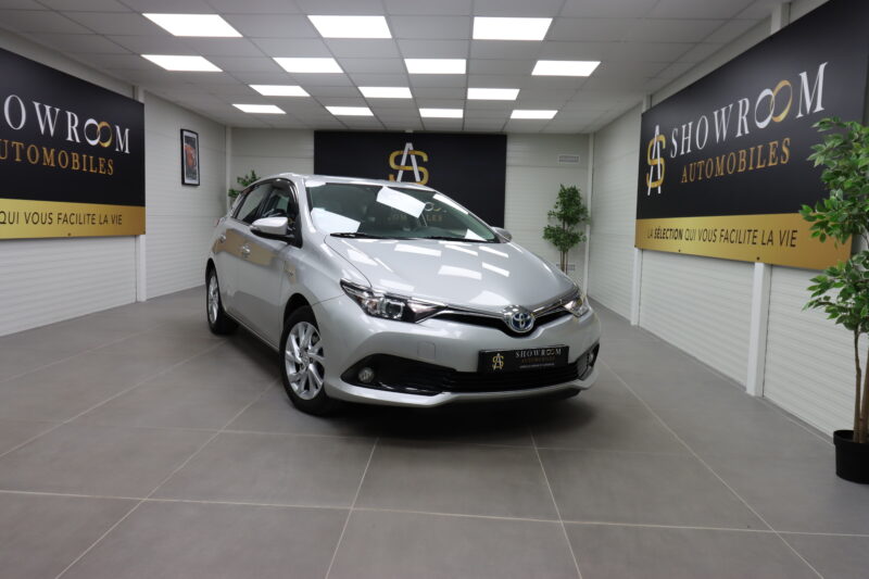 TOYOTA AURIS 2016