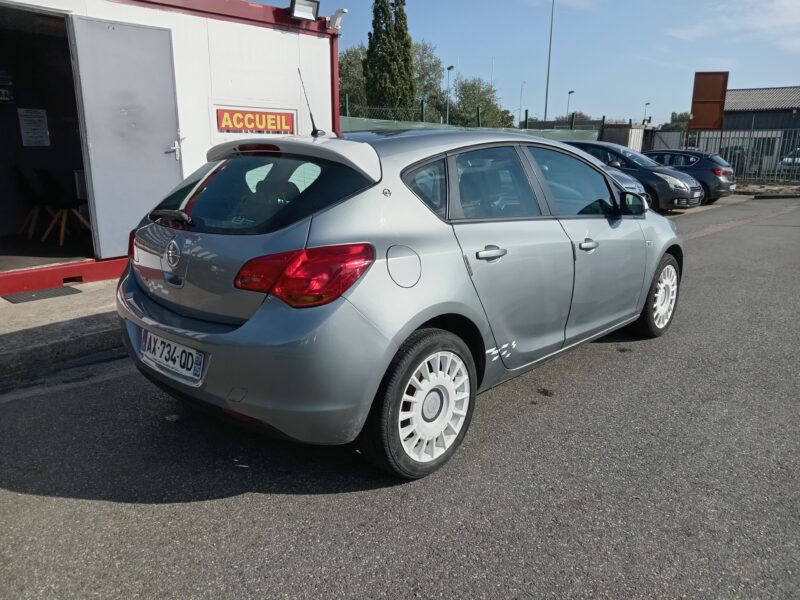 OPEL ASTRA J 2010