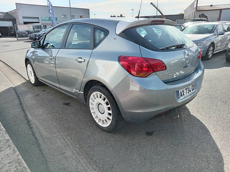 OPEL ASTRA J 2010