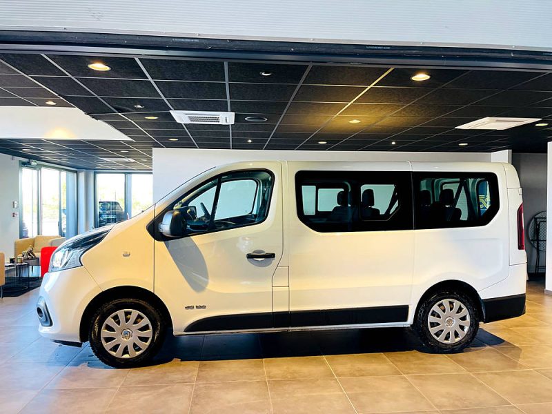 RENAULT TRAFIC III Combi 9 Places dci 120 L1 Zen / Attelage / Entretien Complet Renault 