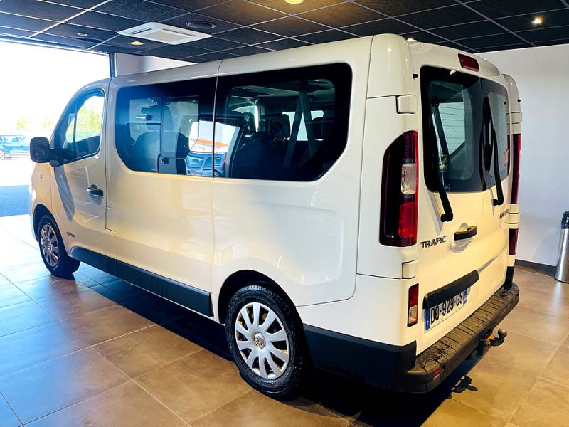 RENAULT TRAFIC III Combi 9 Places dci 120 L1 Zen / Attelage / Entretien Complet Renault 